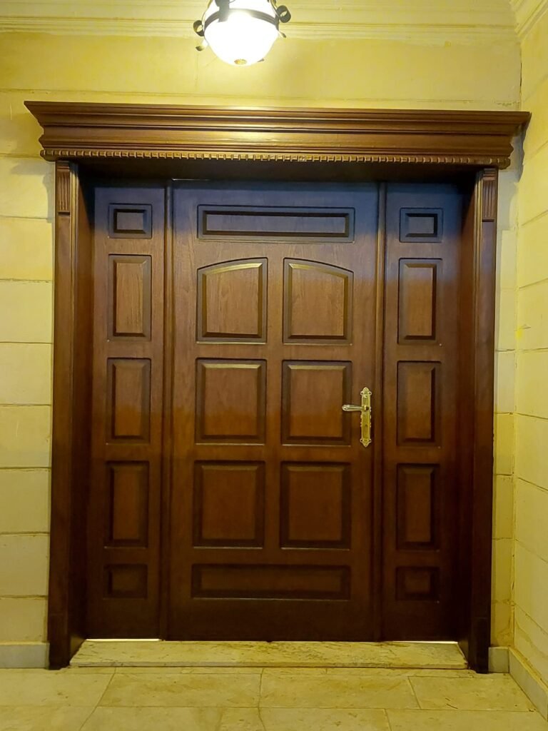 صباغة الأثاث: فن تجديد الأناقة داخل منزلك - 60624830 صباغ أخشاب للنوافذ في الكويت - 60624830 أسعار صباغة الأخشاب في الكويت - 60624830