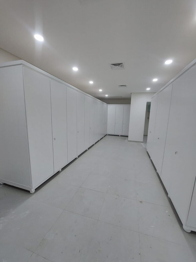 صباغ أخشاب محترف في الكويت - 60624830 صباغ شقق - 60624830